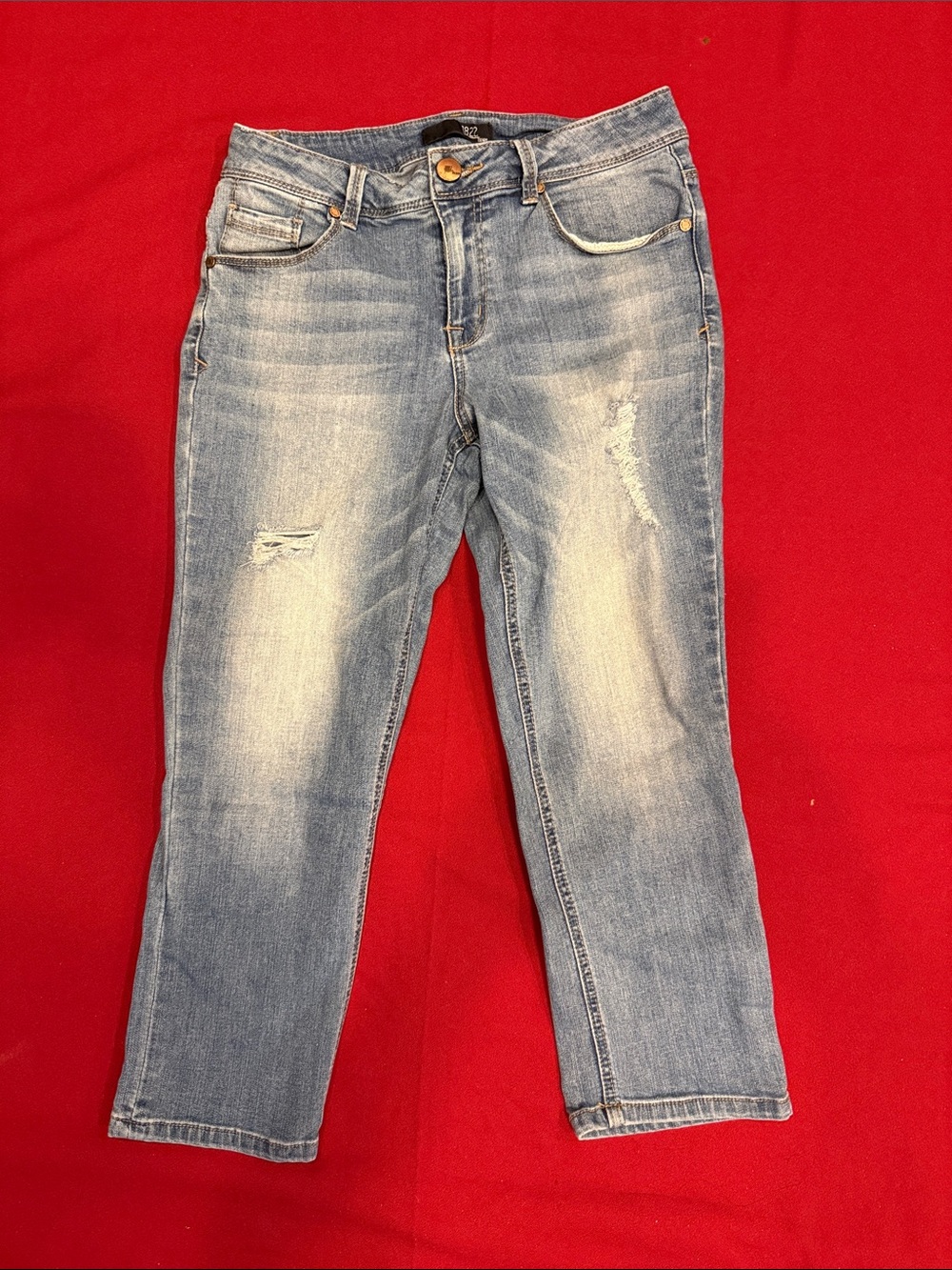 1822 Denim Light Blue Cropped Distressed Jeans
